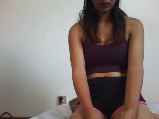 PrettyLie live cam on BongaCams