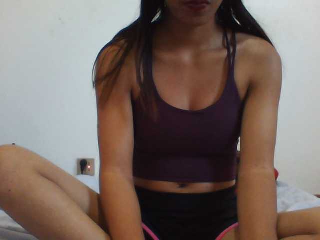 PrettyLie live cam on BongaCams