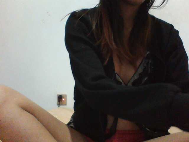 PrettyLie live cam on BongaCams