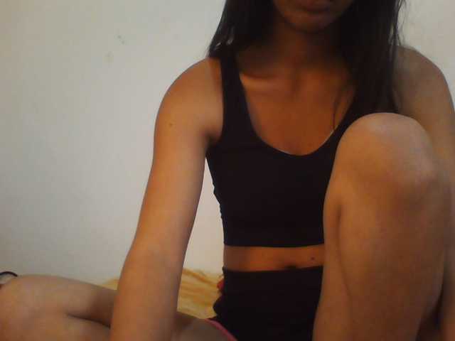 PrettyLie live cam on BongaCams