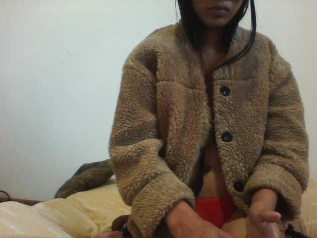 PrettyLie live cam on BongaCams