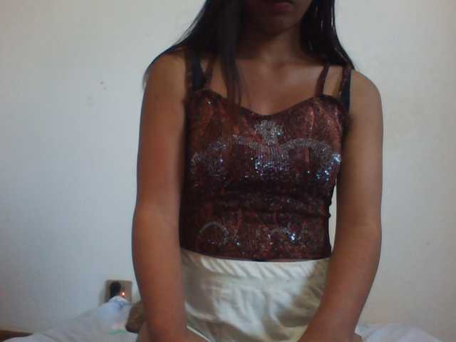 PrettyLie live webcam show