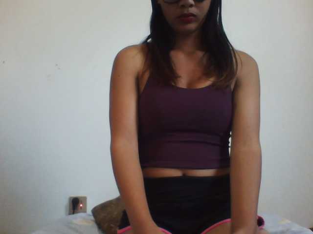 PrettyLie live webcam show