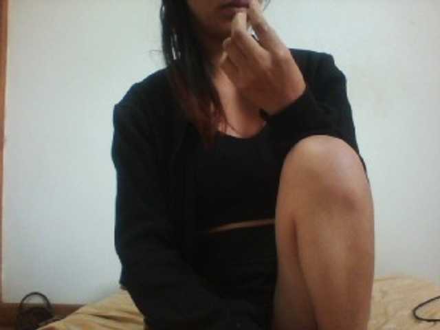 PrettyLie live cam on BongaCams