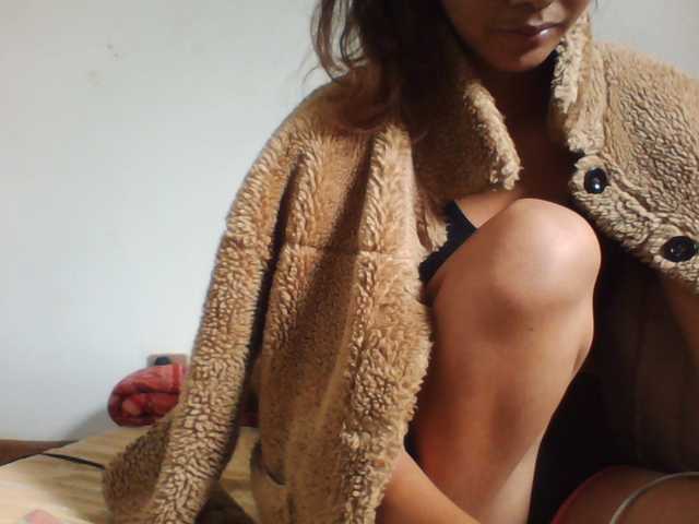 PrettyLie live cam on BongaCams