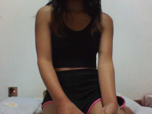 PrettyLie live cam on BongaCams