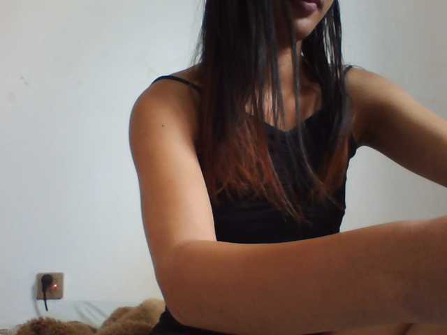 PrettyLie live cam on BongaCams