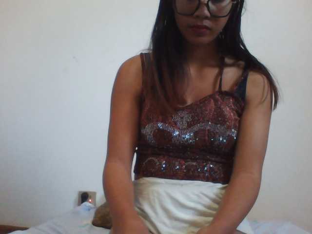 PrettyLie live webcam show