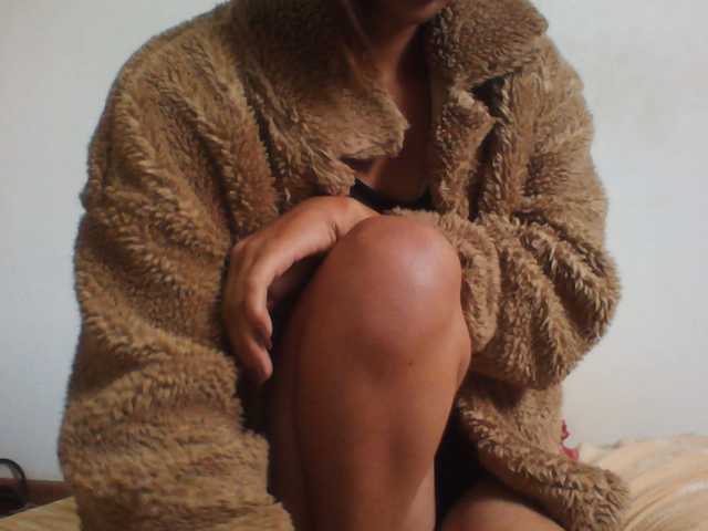 PrettyLie live cam on BongaCams
