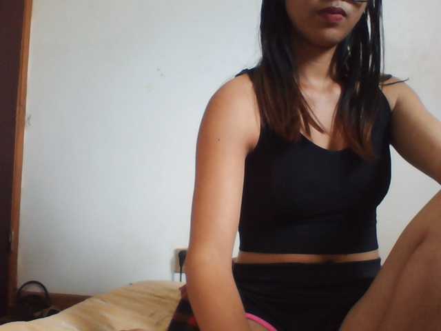 PrettyLie live cam on BongaCams
