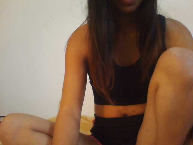 PrettyLie live cam on BongaCams