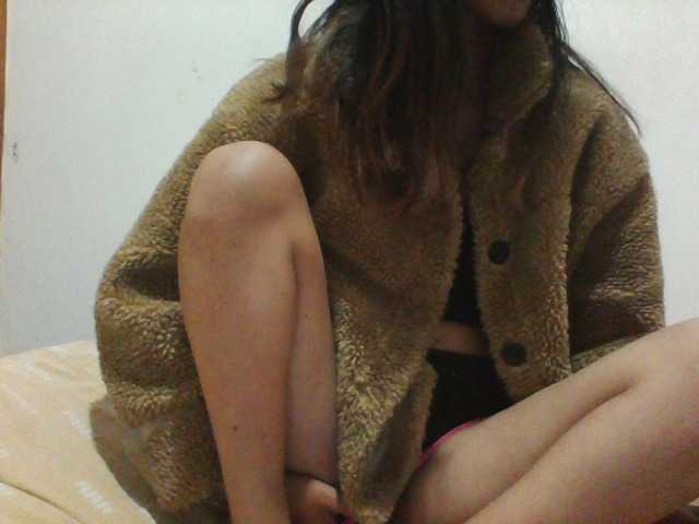 PrettyLie live cam on BongaCams