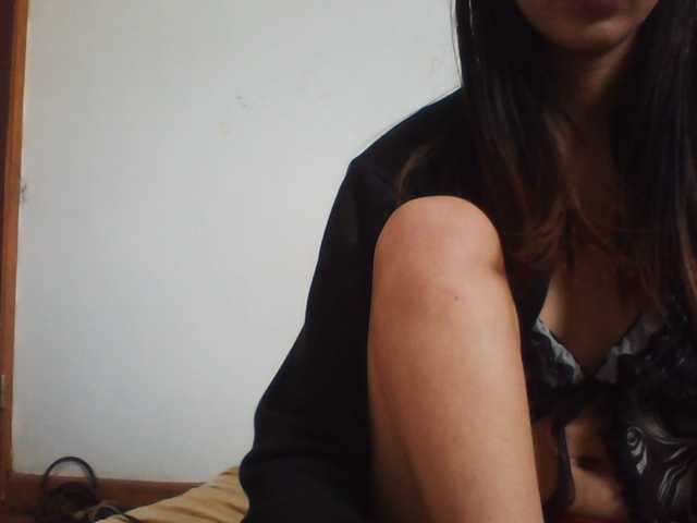 PrettyLie live cam on BongaCams