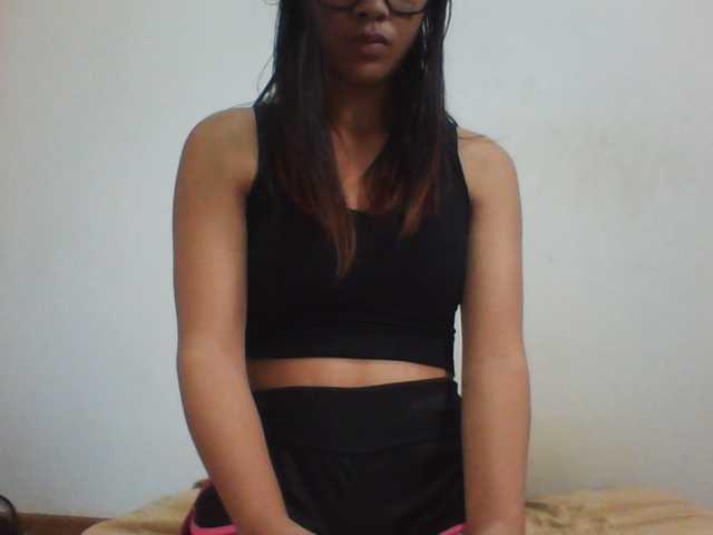 PrettyLie live cam on BongaCams