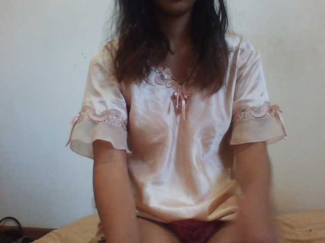 PrettyLie live cam on BongaCams