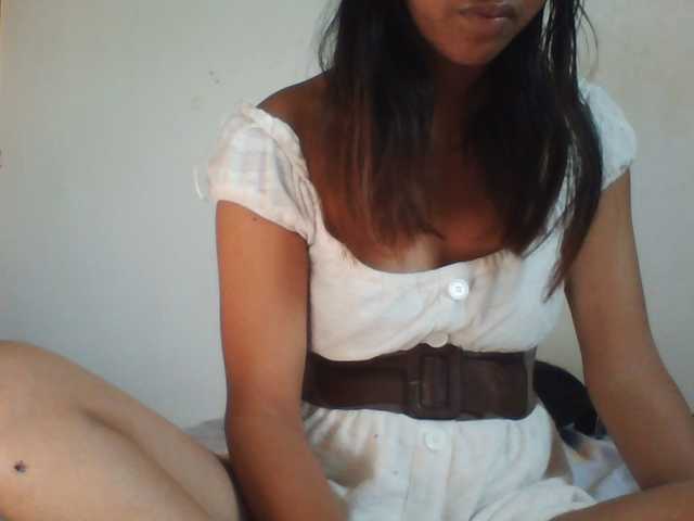PrettyLie live webcam show