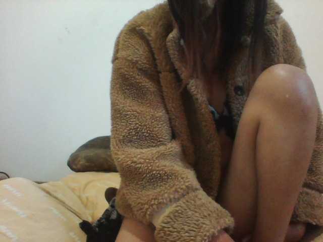 PrettyLie live cam on BongaCams