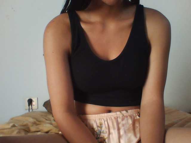 PrettyLie live cam on BongaCams