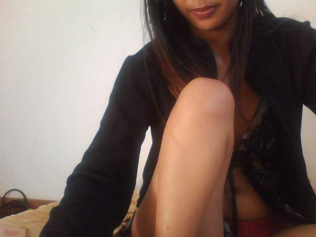 PrettyLie live cam on BongaCams