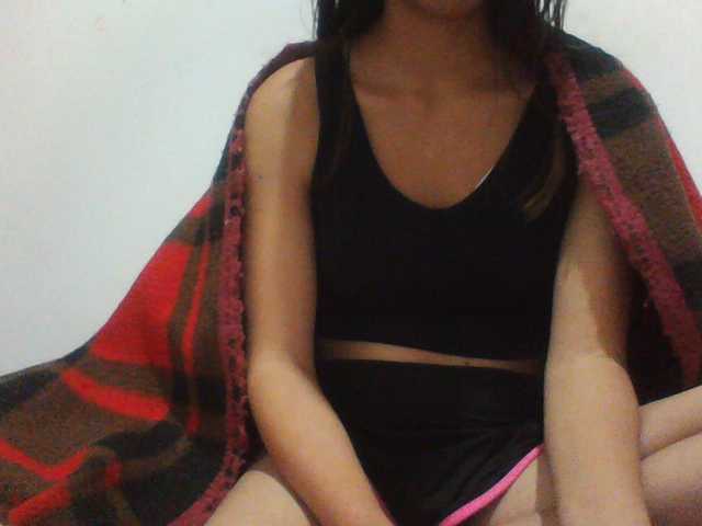 PrettyLie live cam on BongaCams