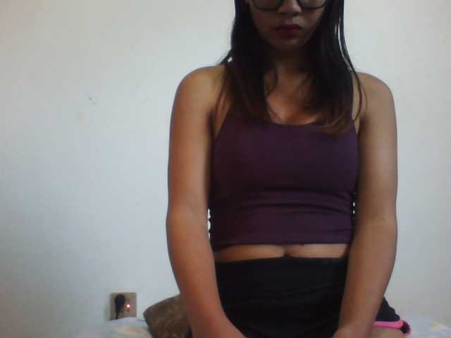 PrettyLie live cam on BongaCams