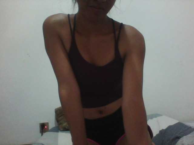 PrettyLie live cam on BongaCams