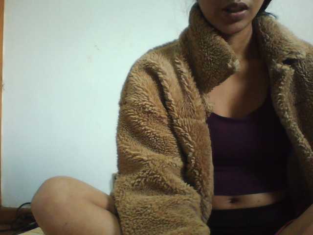 YoungLie69 live cam preview