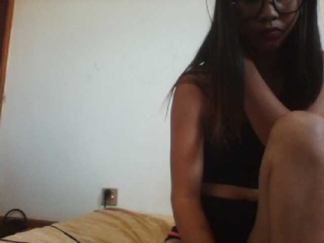 PrettyLie live cam on BongaCams