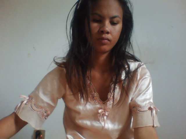 PrettyLie live cam on BongaCams