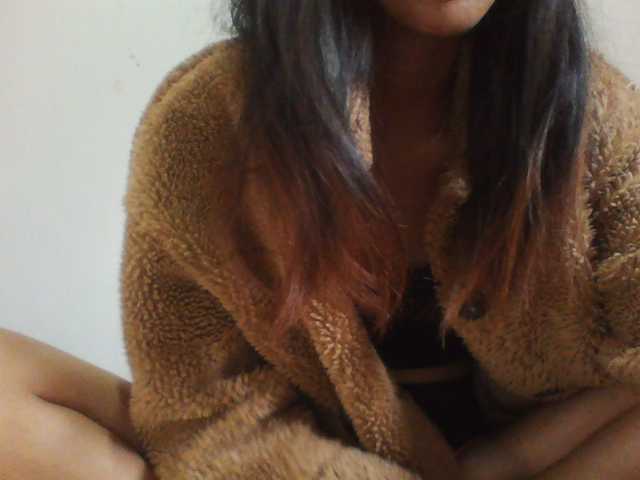 PrettyLie live cam on BongaCams