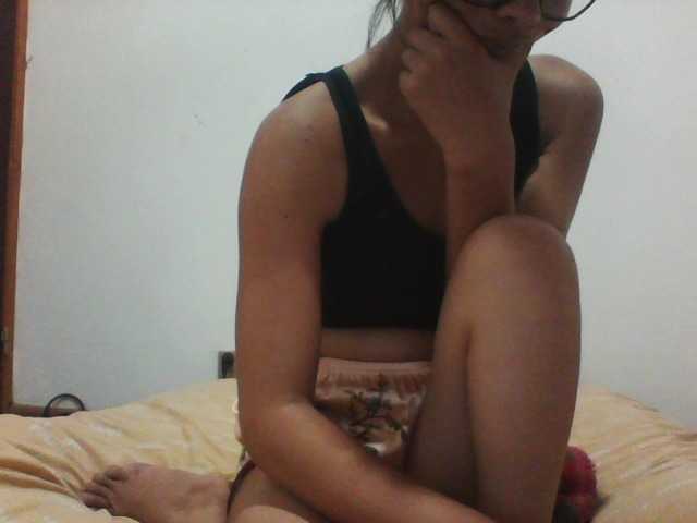 PrettyLie live cam on BongaCams