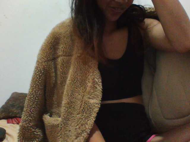 PrettyLie live cam on BongaCams