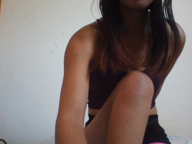 PrettyLie live cam on BongaCams