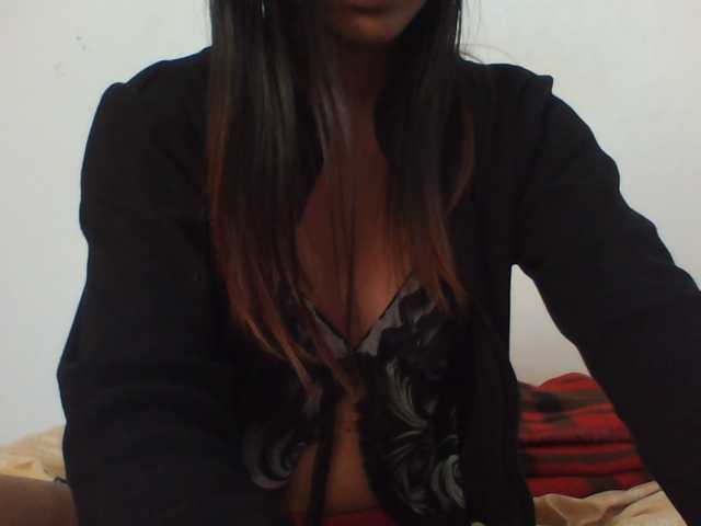 PrettyLie live cam on BongaCams