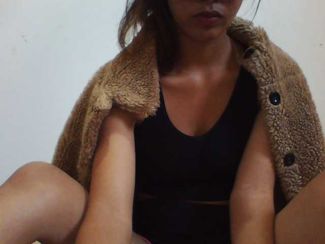 PrettyLie live cam on BongaCams