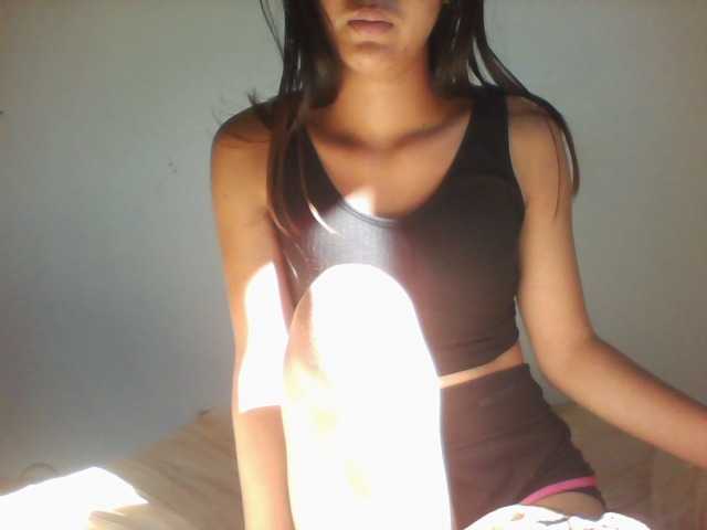 PrettyLie live cam on BongaCams