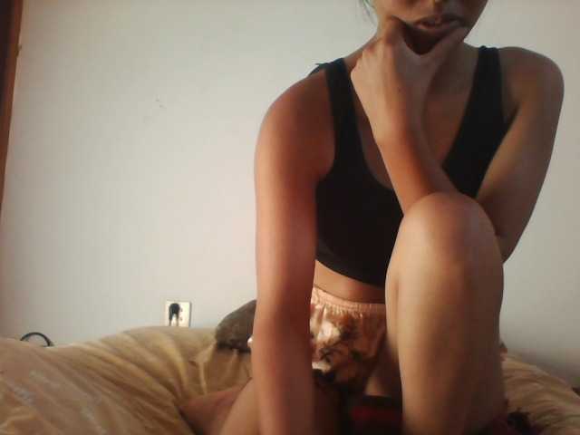 PrettyLie live cam on BongaCams