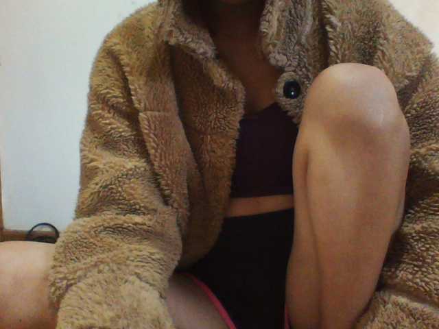 PrettyLie live cam on BongaCams