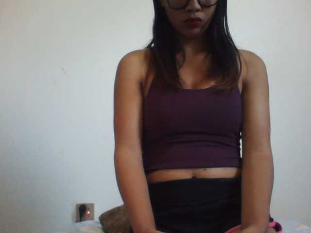 PrettyLie live cam on BongaCams
