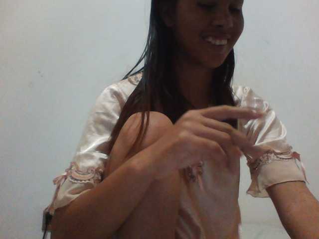 PrettyLie live cam on BongaCams
