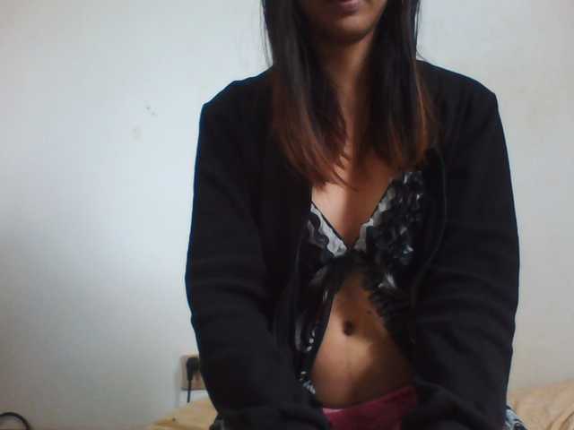 PrettyLie live cam on BongaCams