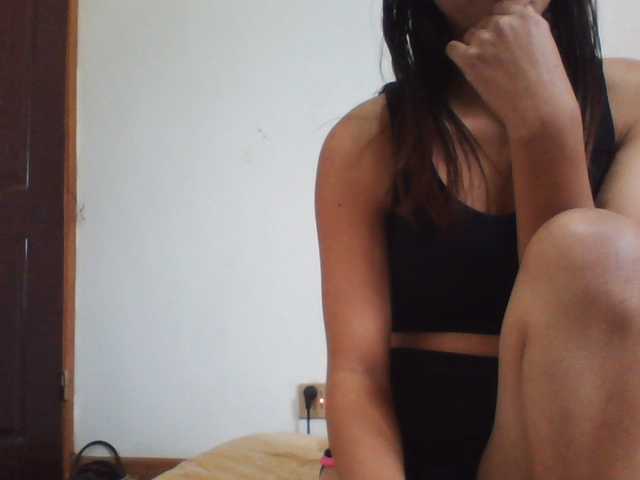 PrettyLie live cam on BongaCams