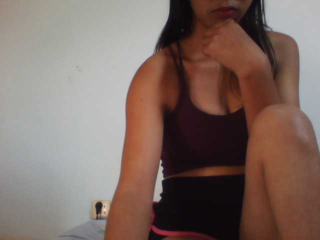 PrettyLie live cam on BongaCams
