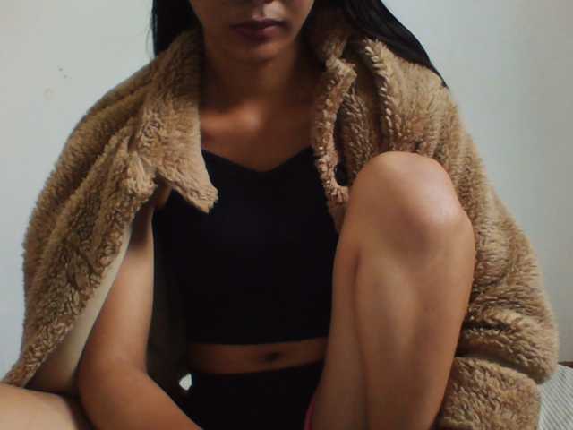 YoungLie69 live cam preview