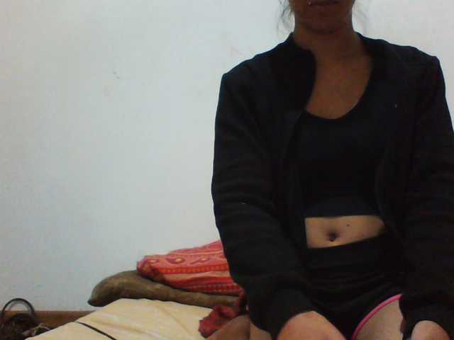 PrettyLie live cam on BongaCams
