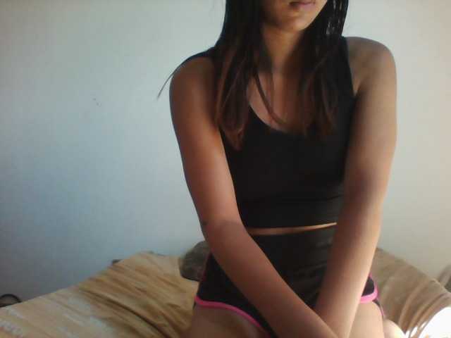 PrettyLie live cam on BongaCams