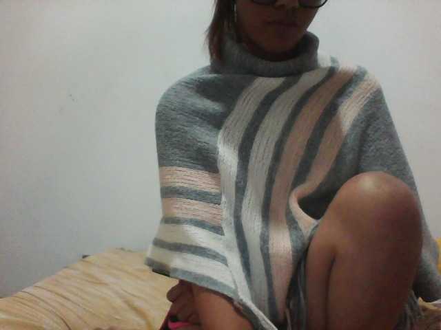 PrettyLie live cam on BongaCams