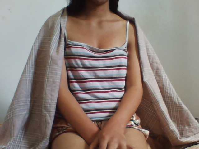 PrettyLie live cam on BongaCams