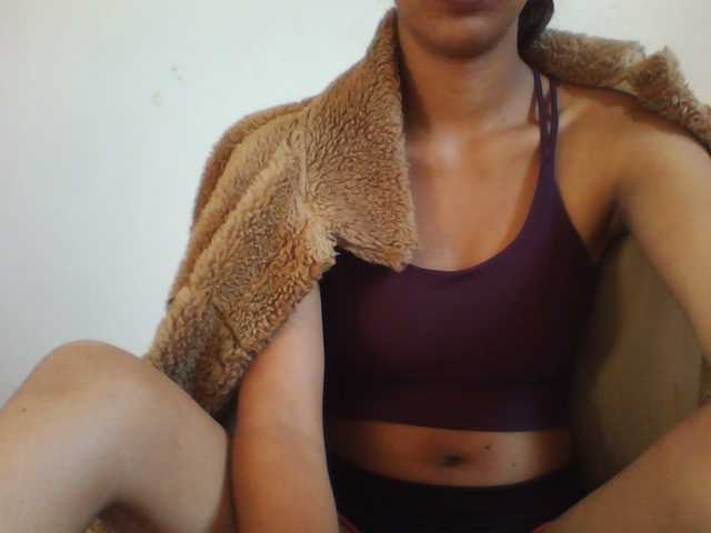 PrettyLie live cam on BongaCams