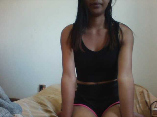 PrettyLie live cam on BongaCams